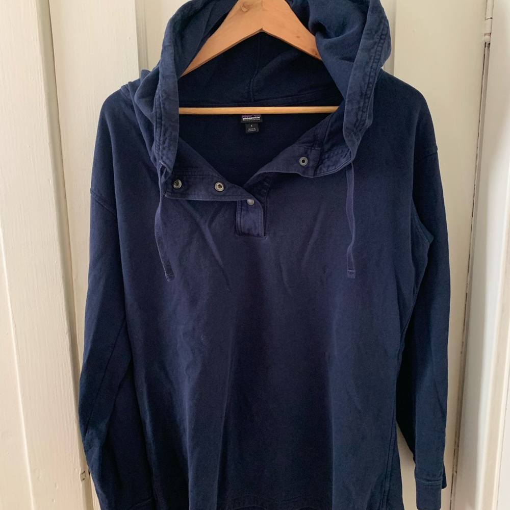 Patagonia W’s Navy Blue Hooded Long Sleeve Snap Tee, Large, good used condition